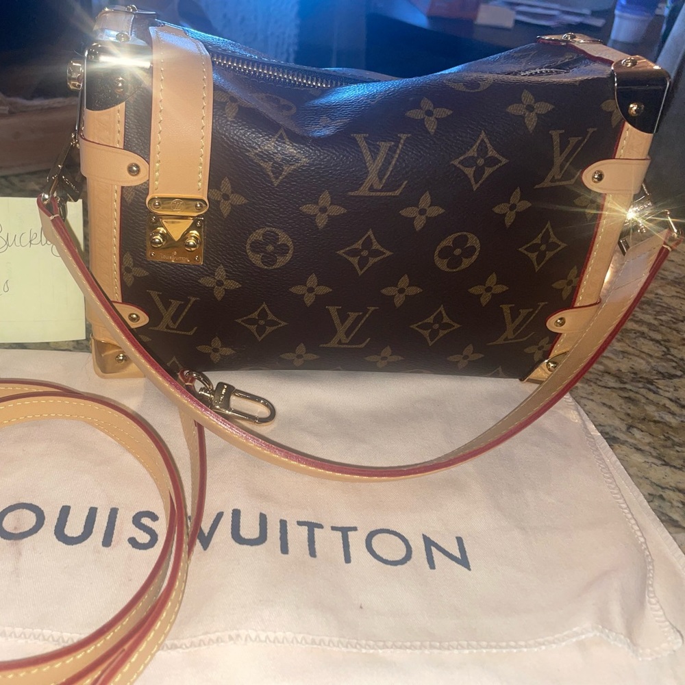 LV side trunk bag